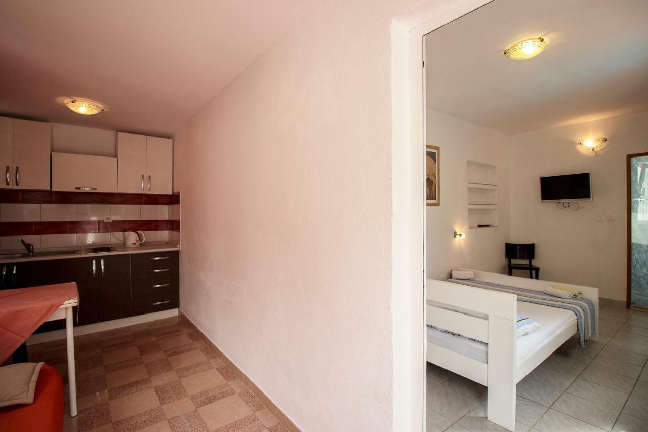 אומיס Mrkonjic Branko & Marija Apartmani מראה חיצוני תמונה